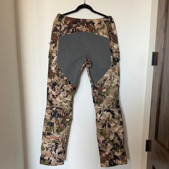 Women’s Sitka Camouflage Pants - Picture 3 of 7